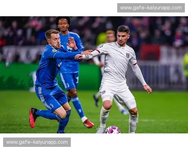 意甲16强:荣耀、战术与不羁的足球诗篇 意甲16强:荣耀、战术与不羁的足球诗篇